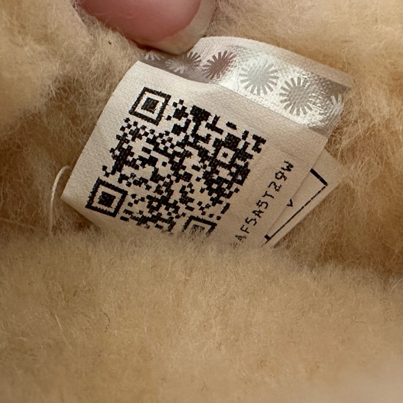 UGG Womens Scalloped Moc - Picture 6 of 6